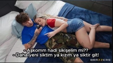 Doyamayan kız sevgilisinin babasıyla sikişiyor - Aldatma pornosu