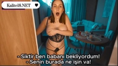 Rus üvey annemi fantezi kıyafetleriyle yakaladım! Rus milf porno